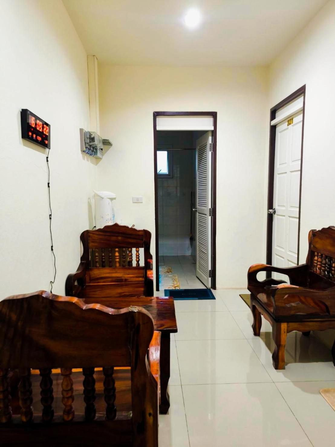 Nu Phuket Airport Resident 1 Bed and Breakfast Nai Yang-stranden Eksteriør billede